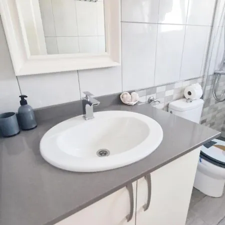 Blue Water Apartment Tias